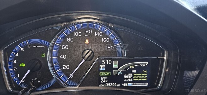 Toyota Corolla Fielder 2018, 135,000 km - 1.5 л - Bakı