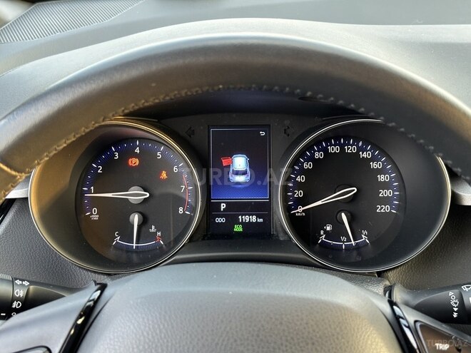 Toyota C-HR-13
