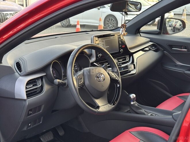 Toyota C-HR-14