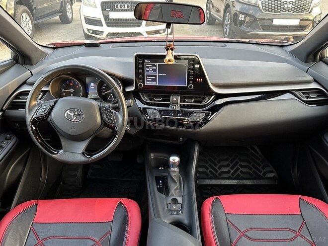 Toyota C-HR-11