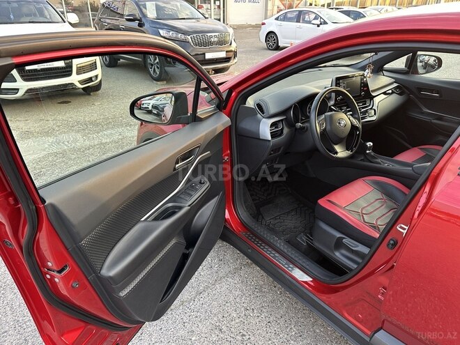 Toyota C-HR-16