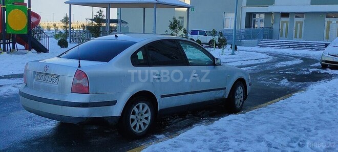 Volkswagen Passat 2003, 327,478 km - 2.0 l - Bakı