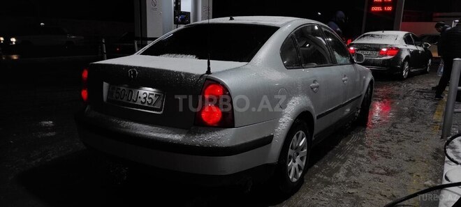 Volkswagen Passat 2003, 327,478 km - 2.0 l - Bakı