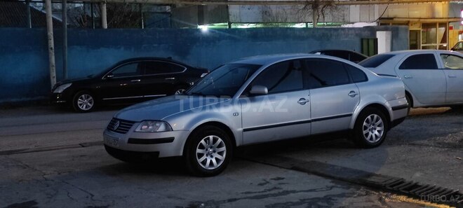 Volkswagen Passat 2003, 327,478 km - 2.0 l - Bakı