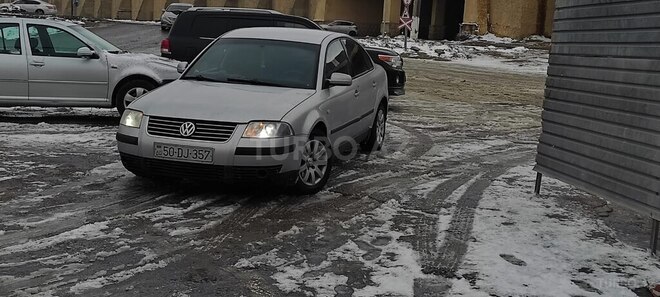 Volkswagen Passat 2003, 327,478 km - 2.0 l - Bakı