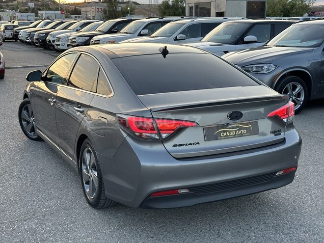 Hyundai Sonata-4