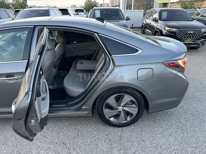 Hyundai Sonata-20