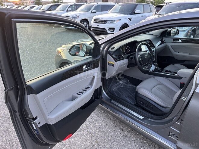 Hyundai Sonata-13