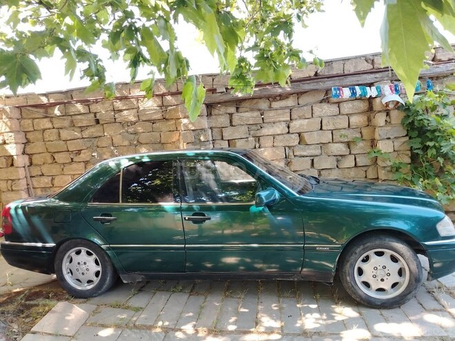 Mercedes E 220 d 1995, 477,474 km - 2.2 l - Bakı