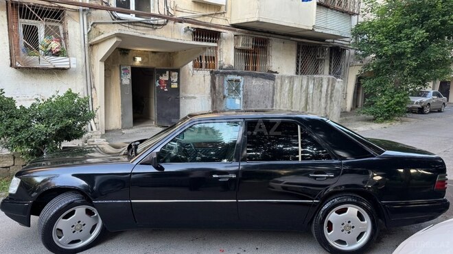 Mercedes E 280 1993, 282,000 km - 2.8 l - Bakı