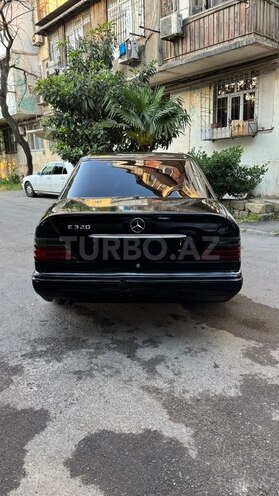 Mercedes E 280 1993, 282,000 km - 2.8 l - Bakı