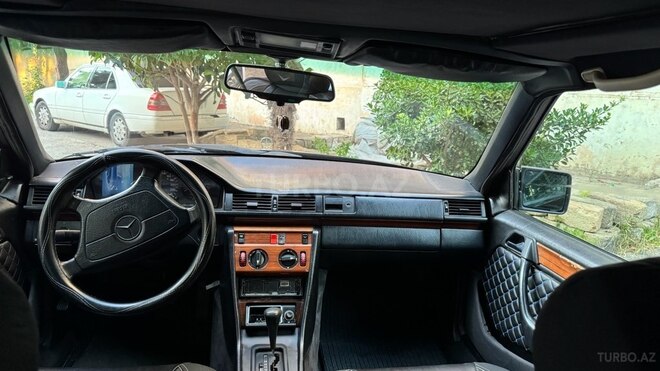 Mercedes E 280 1993, 282,000 km - 2.8 l - Bakı