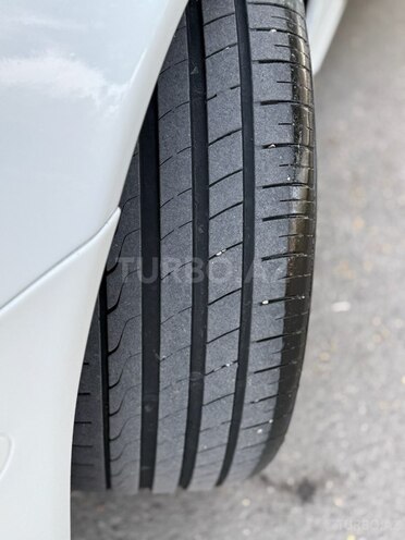 Mercedes E 350 2006, 261,412 km - 3.5 л - Yevlax