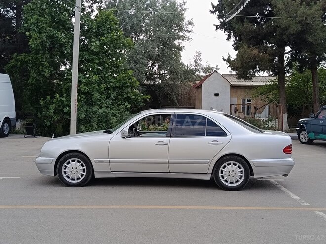 Mercedes E 240 1999, 550,000 km - 2.4 l - Şirvan