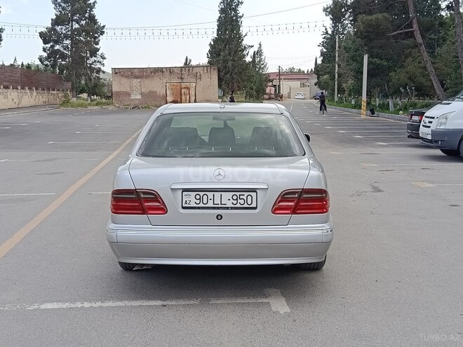 Mercedes E 240 1999, 550,000 km - 2.4 l - Şirvan