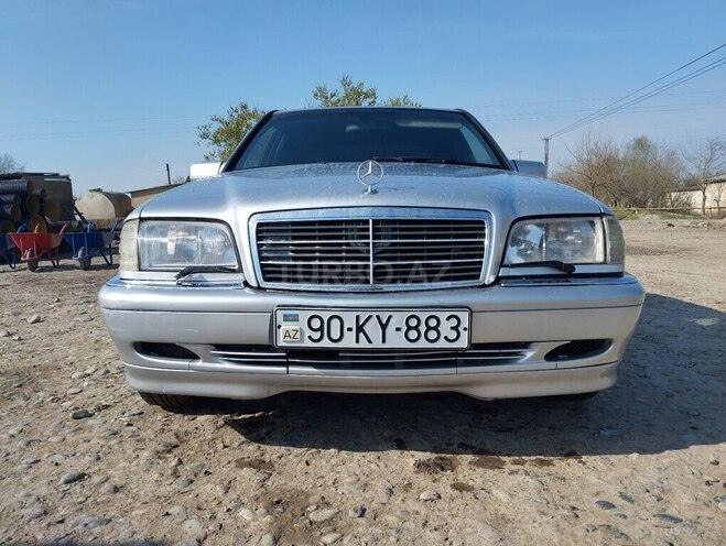 Mercedes C 200 2000, 372,232 km - 2.0 l - Salyan