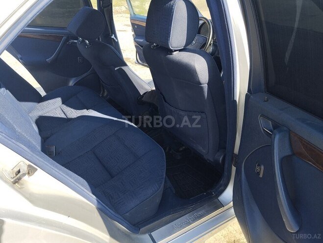 Mercedes C 200 2000, 372,232 km - 2.0 l - Salyan