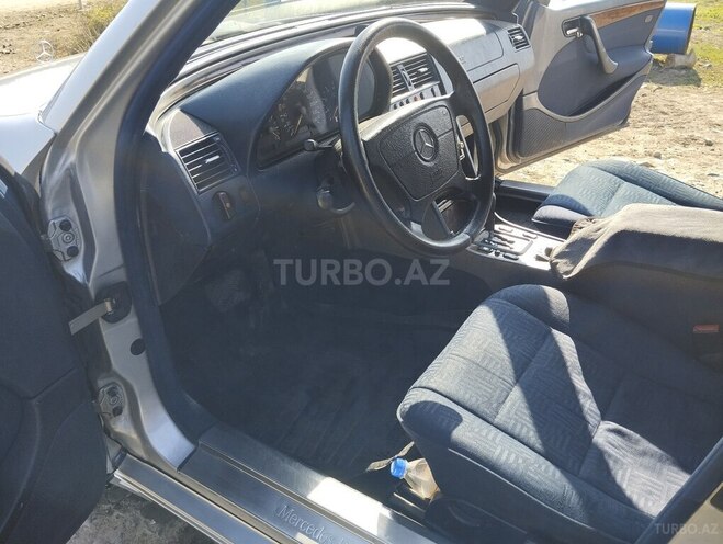 Mercedes C 200 2000, 372,232 km - 2.0 l - Salyan