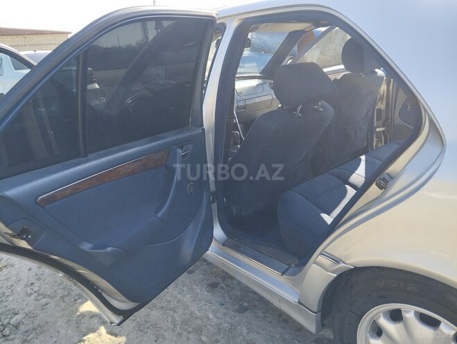 Mercedes C 200 2000, 372,232 km - 2.0 l - Salyan