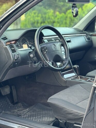 Mercedes E 220 d 2000, 360,000 km - 2.2 l - Sabirabad
