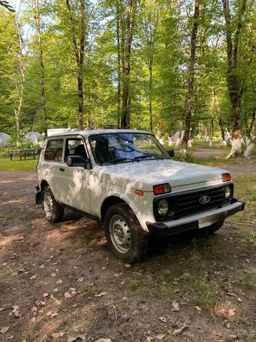LADA (VAZ) Niva 2015, 146,000 km - 1.7 l - Quba