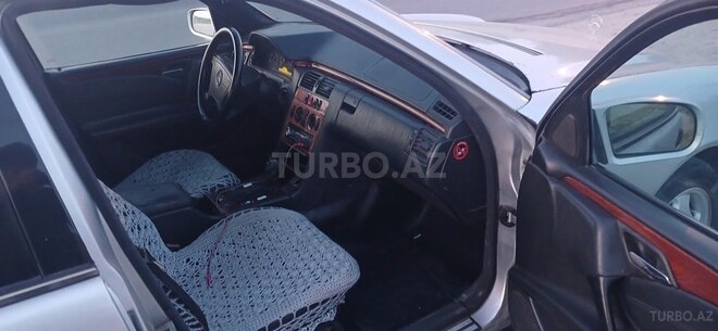 Mercedes E 220 d 1997, 234,123 km - 2.2 l - Sumqayıt