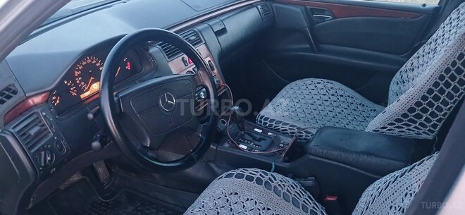 Mercedes E 220 d 1997, 234,123 km - 2.2 l - Sumqayıt