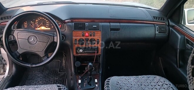 Mercedes E 220 d 1997, 234,123 km - 2.2 l - Sumqayıt