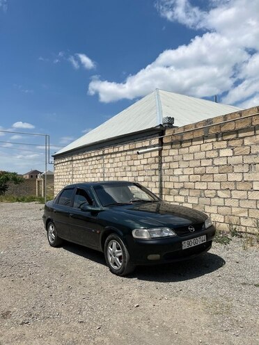Opel Vectra 1998, 330,000 km - 2.0 l - Gəncə