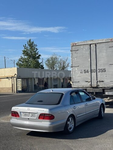 Mercedes E 240 2001, 350,000 km - 2.6 l - Sumqayıt