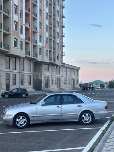 Mercedes E 240 2001, 350,000 km - 2.6 l - Sumqayıt