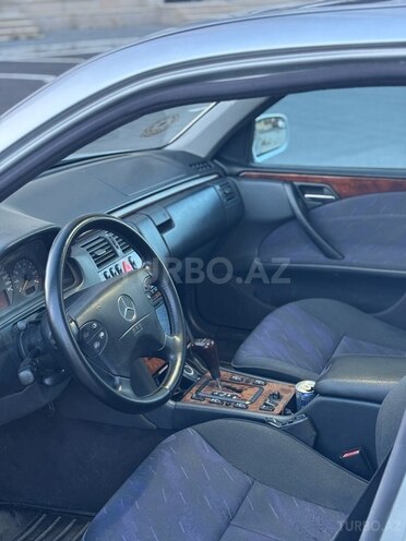Mercedes E 240 2001, 350,000 km - 2.6 l - Sumqayıt