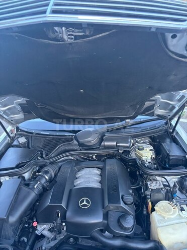 Mercedes E 240 2001, 350,000 km - 2.6 l - Sumqayıt