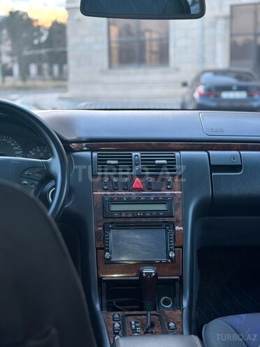 Mercedes E 240 2001, 350,000 km - 2.6 l - Sumqayıt