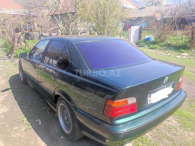 BMW 318 1993, 350,000 km - 1.8 l - Qax