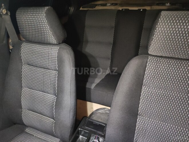 BMW 318 1993, 350,000 km - 1.8 l - Qax