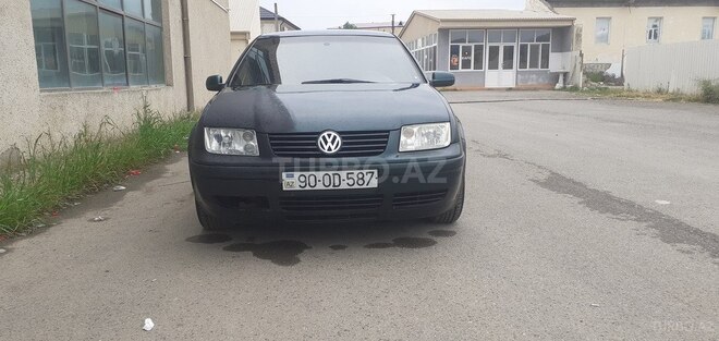 Volkswagen Bora 2000, 257,983 km - 2.0 l - Salyan