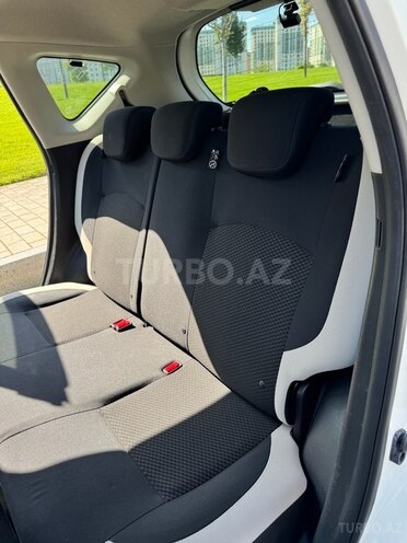 Nissan Note-7