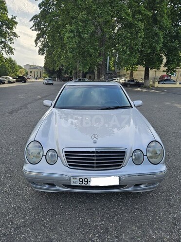 Mercedes E 220 d 2001, 335,000 km - 2.2 л - Bərdə