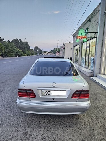 Mercedes E 220 d 2001, 335,000 km - 2.2 л - Bərdə
