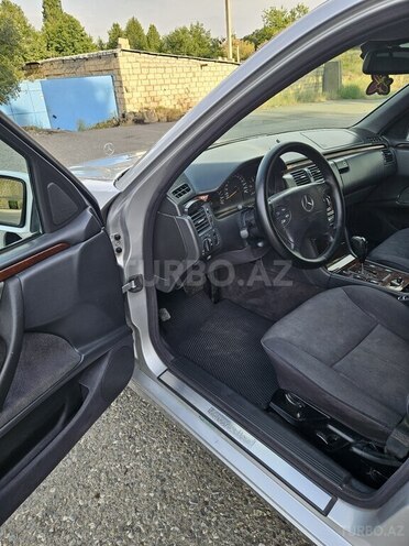 Mercedes E 220 d 2001, 335,000 km - 2.2 л - Bərdə