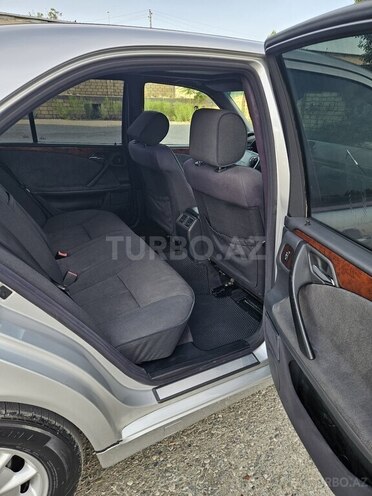 Mercedes E 220 d 2001, 335,000 km - 2.2 л - Bərdə