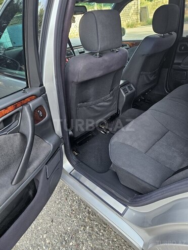 Mercedes E 220 d 2001, 335,000 km - 2.2 л - Bərdə