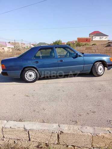 Mercedes E 200 1990, 300,000 km - 2.0 l - Bakı