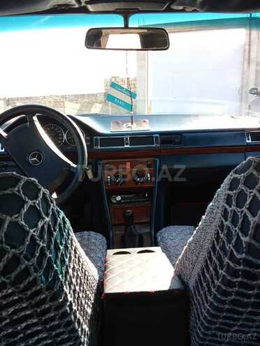 Mercedes E 200 1990, 300,000 km - 2.0 l - Bakı