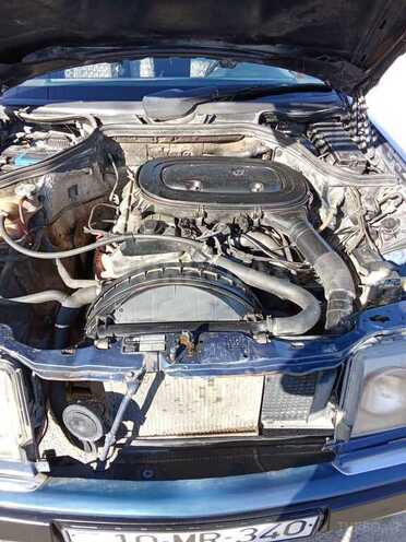 Mercedes E 200 1990, 300,000 km - 2.0 l - Bakı