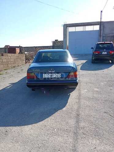 Mercedes E 200 1990, 300,000 km - 2.0 l - Bakı