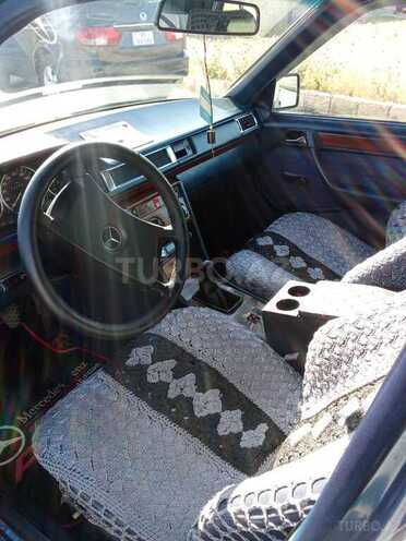 Mercedes E 200 1990, 300,000 km - 2.0 l - Bakı