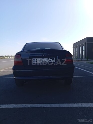 Opel Vectra 1996, 270,000 km - 2.0 l - Sumqayıt