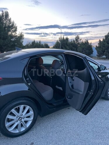 Hyundai Elantra 2015, 150,000 km - 1.8 л - Bakı